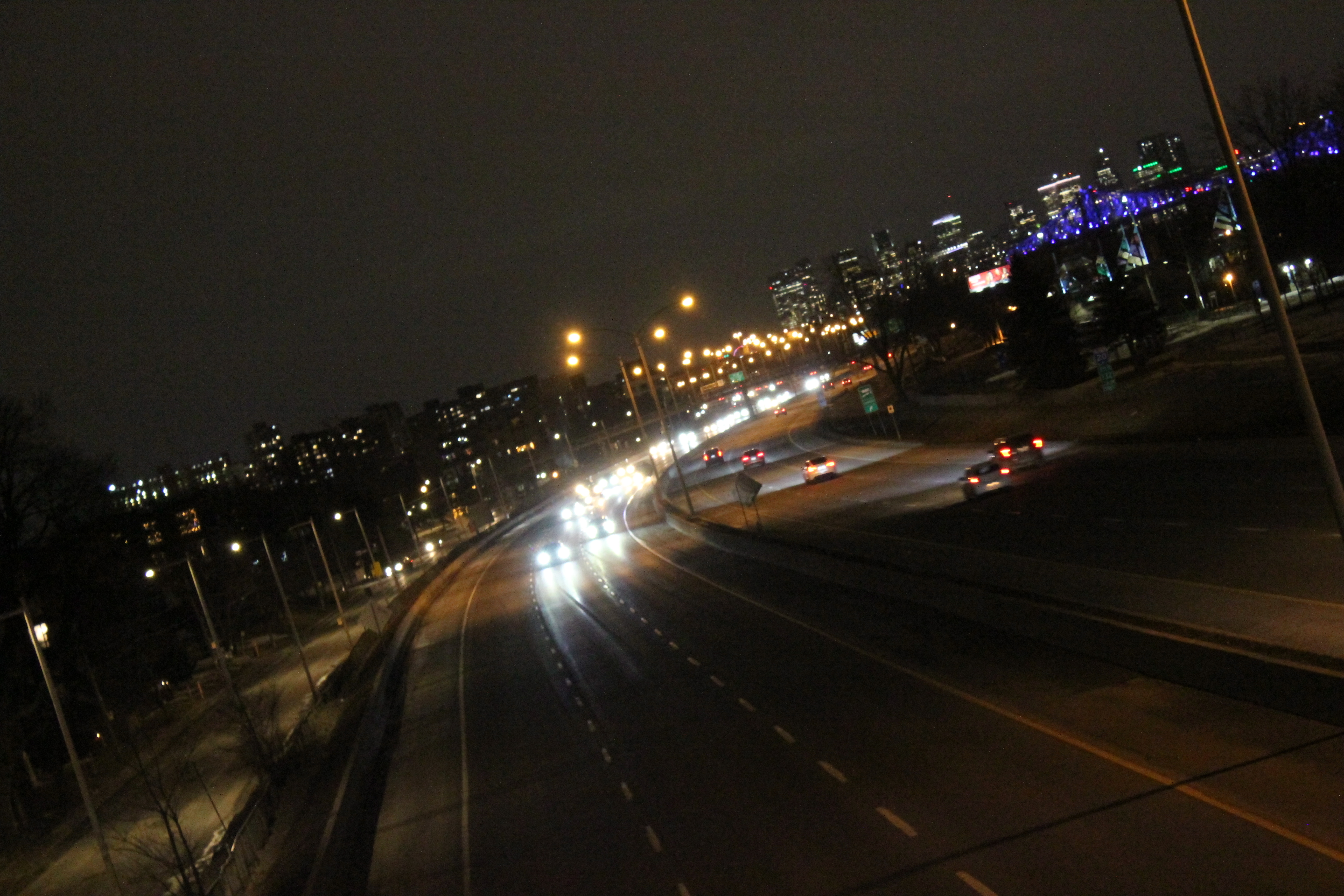 Autoroute René-Lévesque (Route 132) durant la nuit